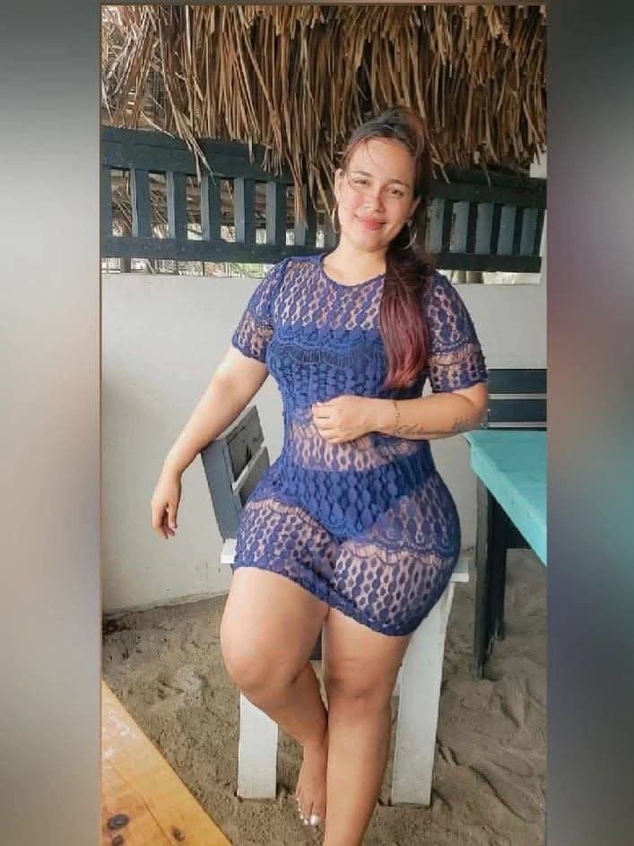 Click to view full size Cuerpo perfecto obcecionada con sus tetas