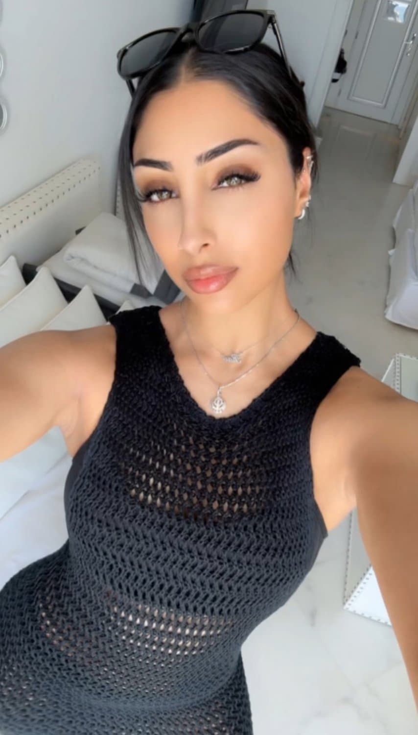 Fuck the shit outta my sexy Indian desi nri hot cousin Ravan visiting from UK