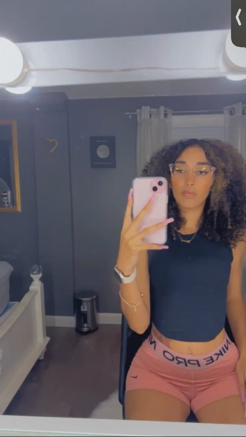 Click to view full size My fall river bitch wit a bubble booty lemme have my way wit her fat cheeks