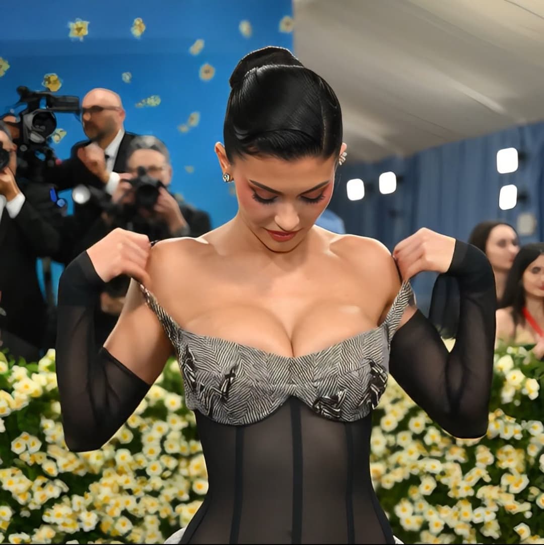 Kylie BTS groped at public Event Hot Sex AI ???