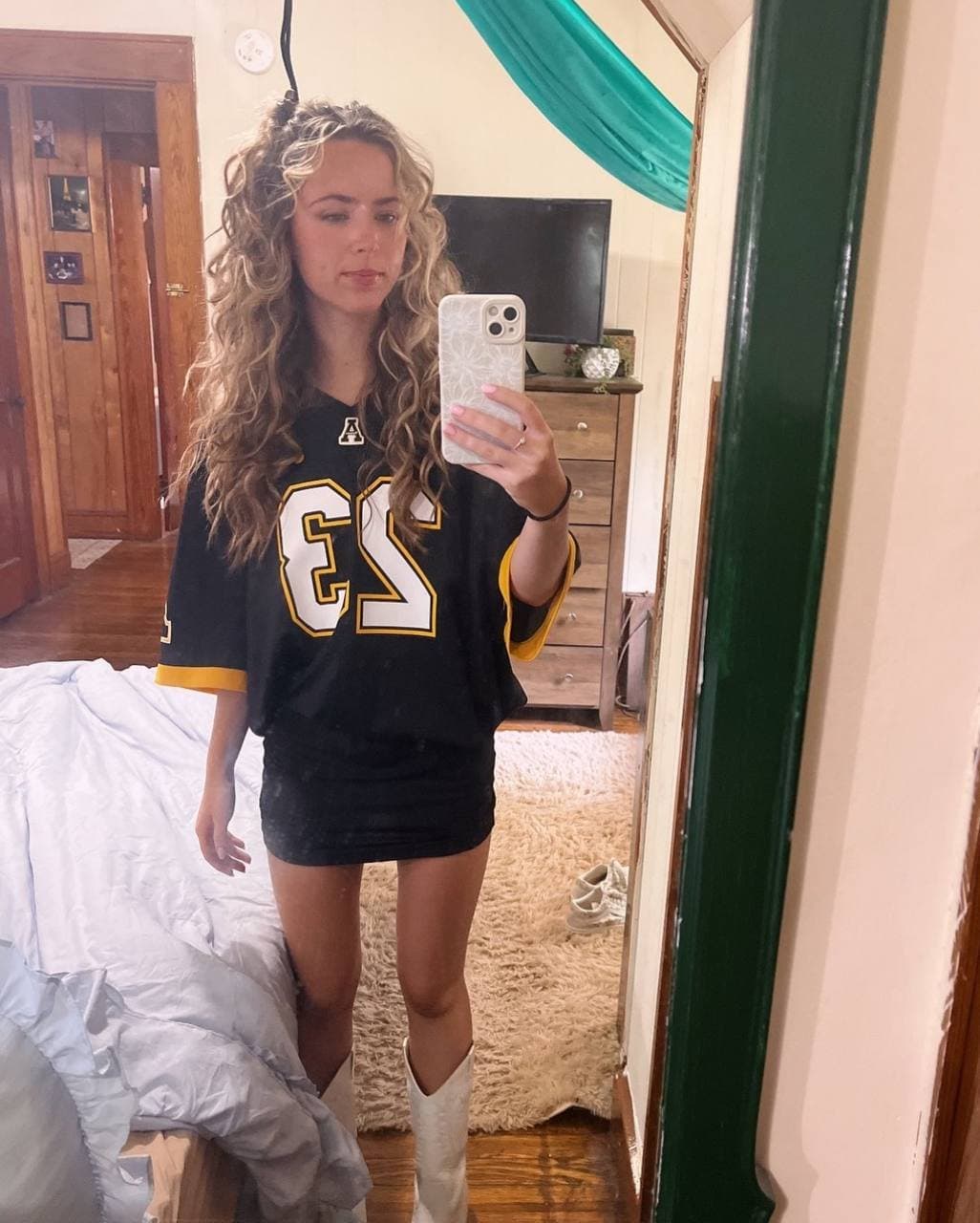 One night stand Jenna takes backshots