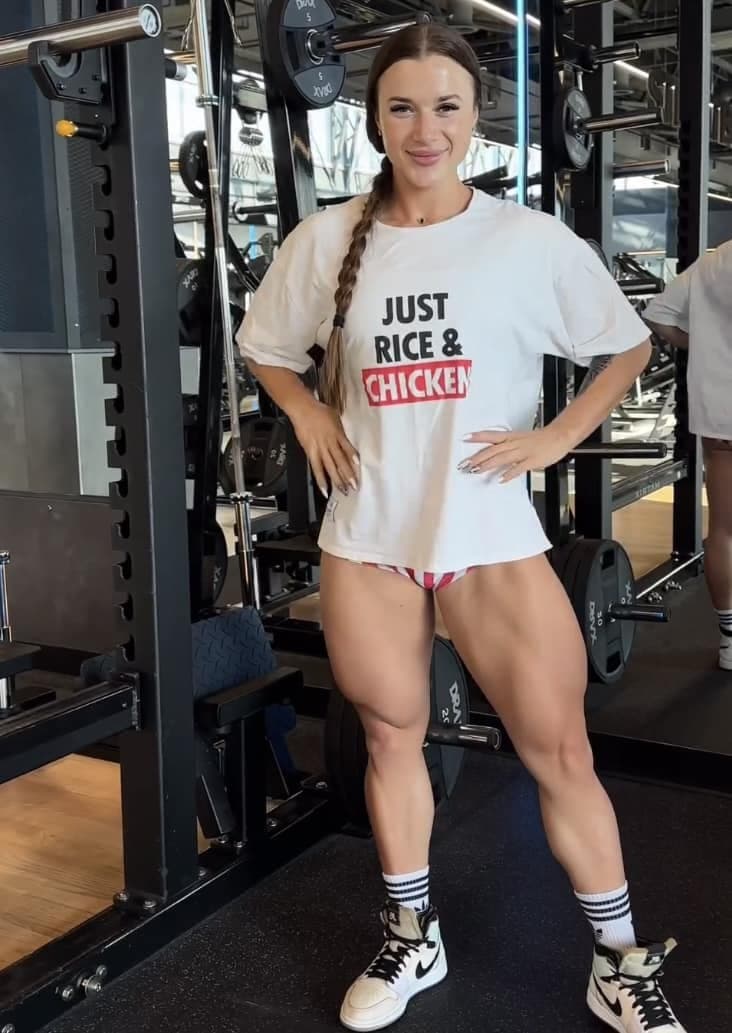 Hot Fitness girl - NO NUDE