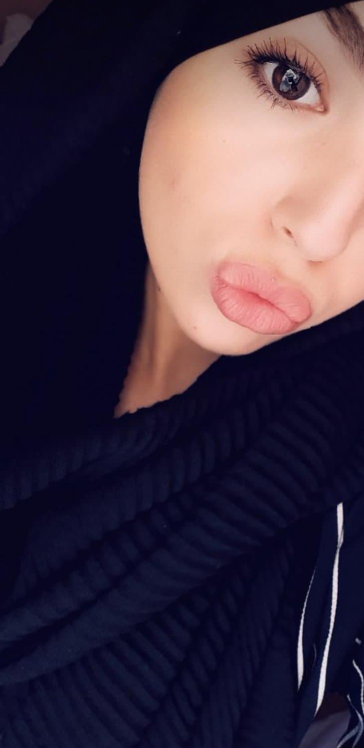 Pretty syrian muslim hijab girl