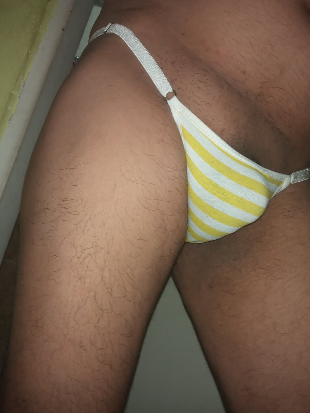 Click to view full size 20250617Me dieron muchas ganas de que me acaben en la cara. Que me dejen leche en la barba. Marica!!