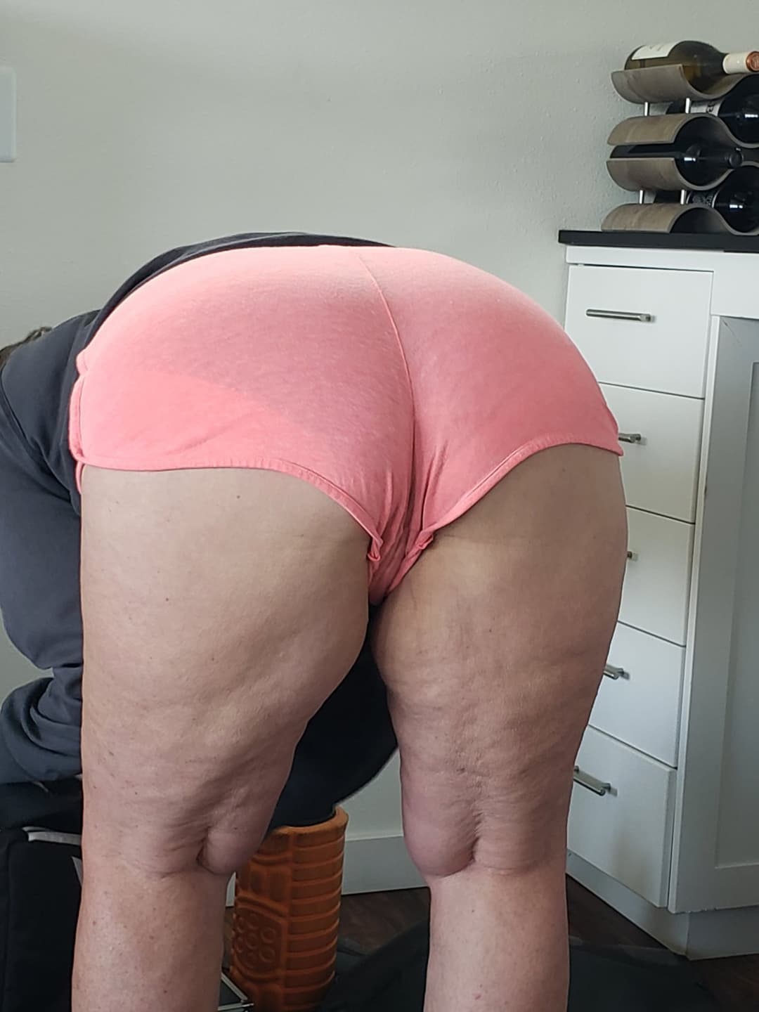 Mature Slut fuck younger cocks