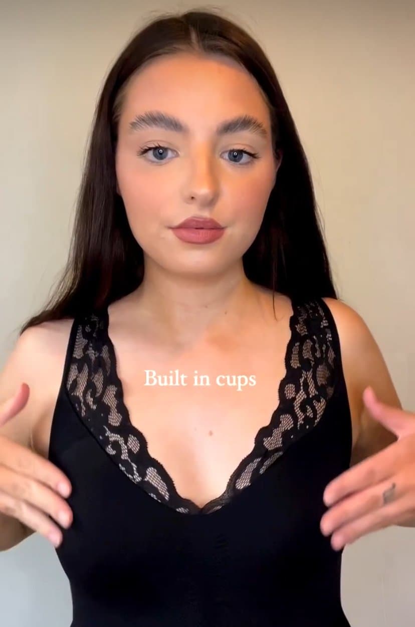 British influencer Rachel showing off her mum bod in lingerie and swimwear