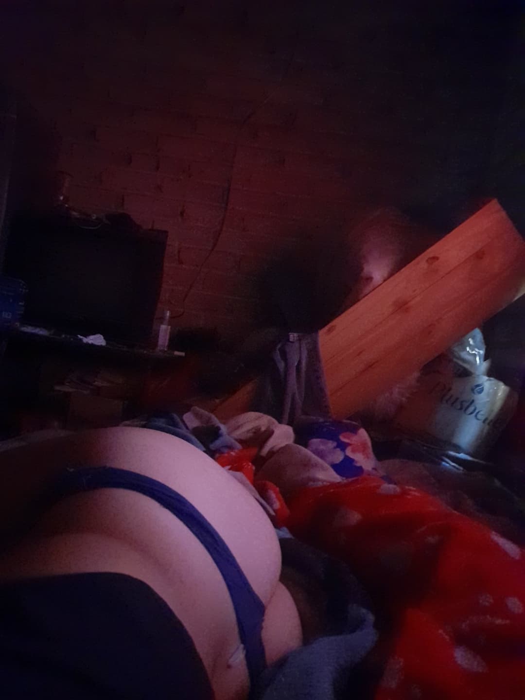 Zoe rolinga sirvienta de su macho