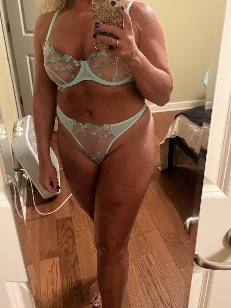 Sexy Mature Blonde Freckled Milf