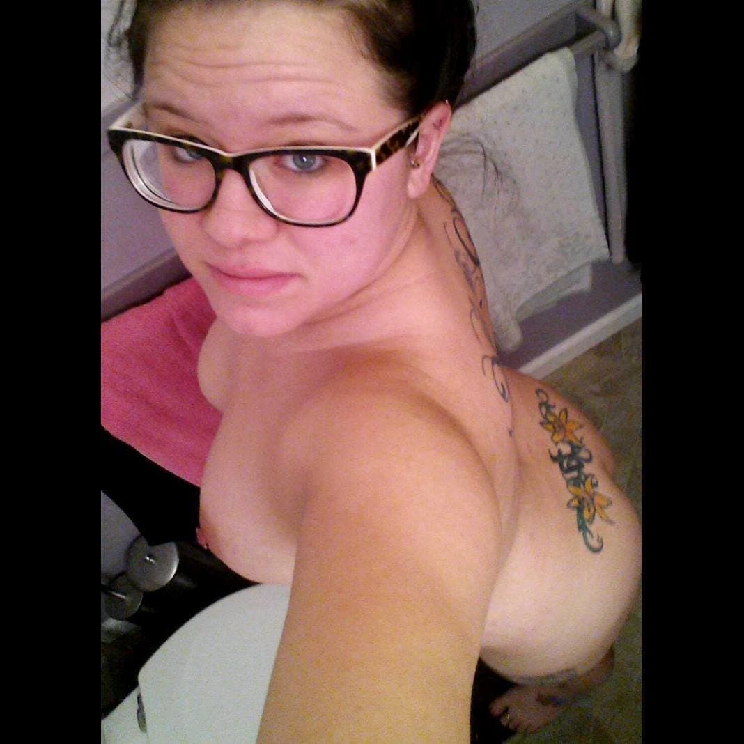 Hot blonde milf Katie totally naked!