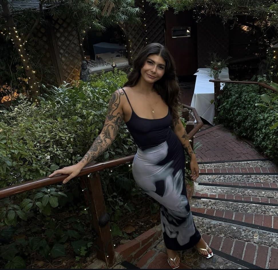 Julissa has a perfect body to grope