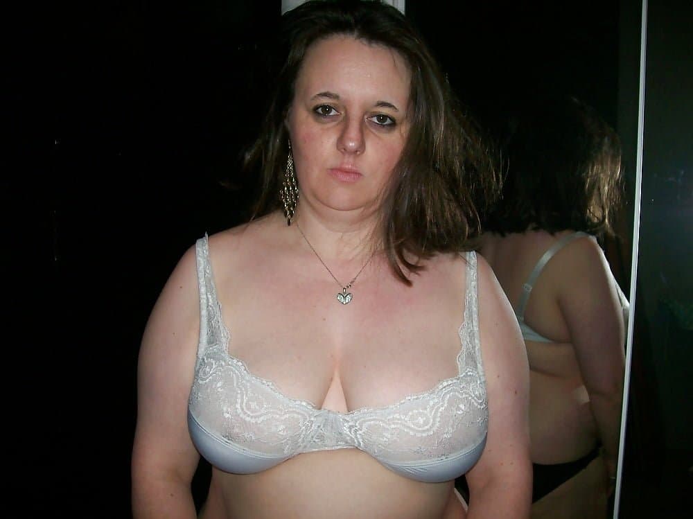 Je suis disponible pour vous venez nombreux pour me pissé dessus et me fécondé