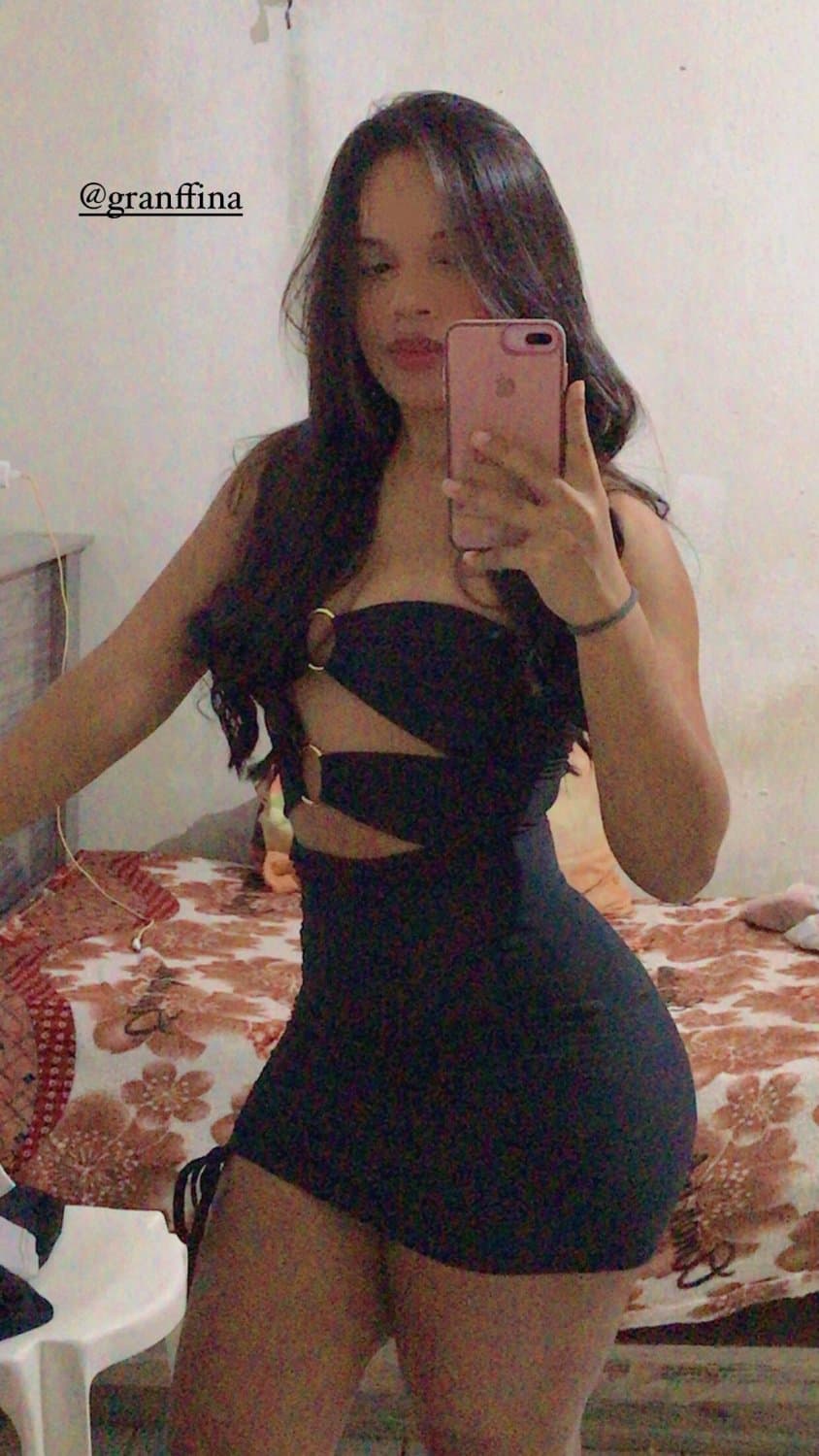 Eliane Queiroz preta e aínda é cavala gigante