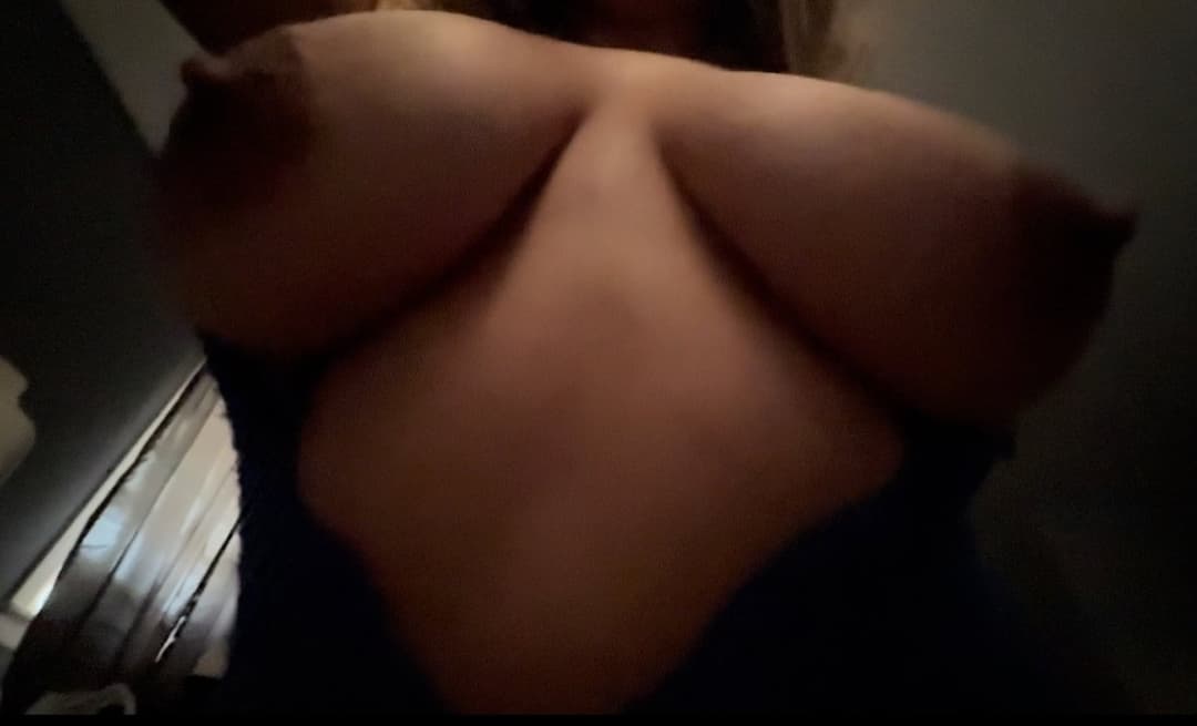 Wife’s big tits slow motion