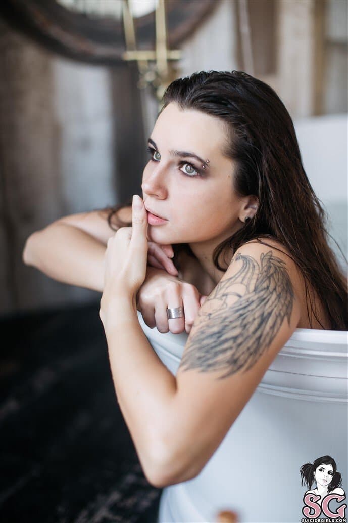 Hellga - Silk and Milk (Suicide Girls)