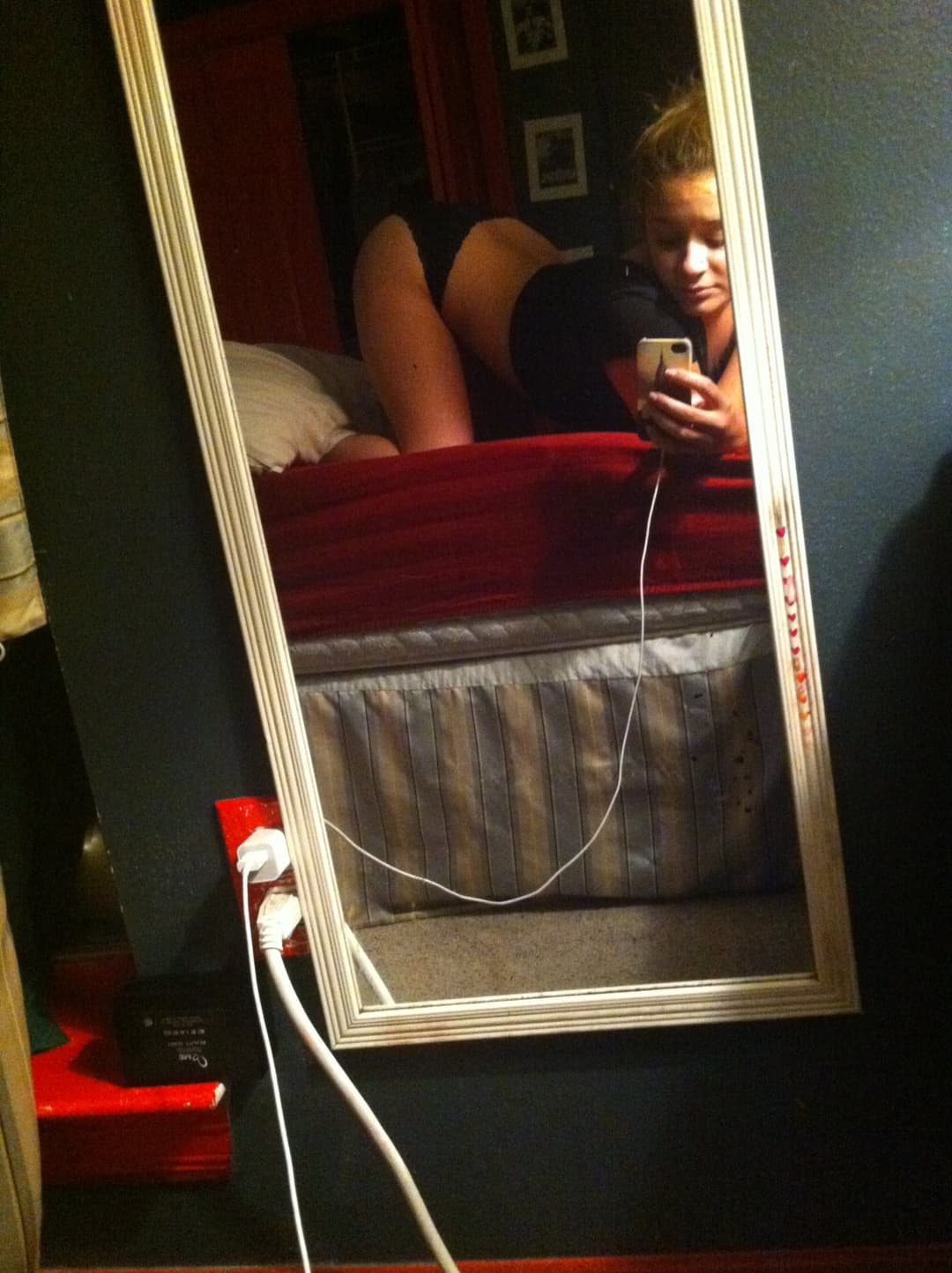 Lacie should’ve set a passcode on her old phone