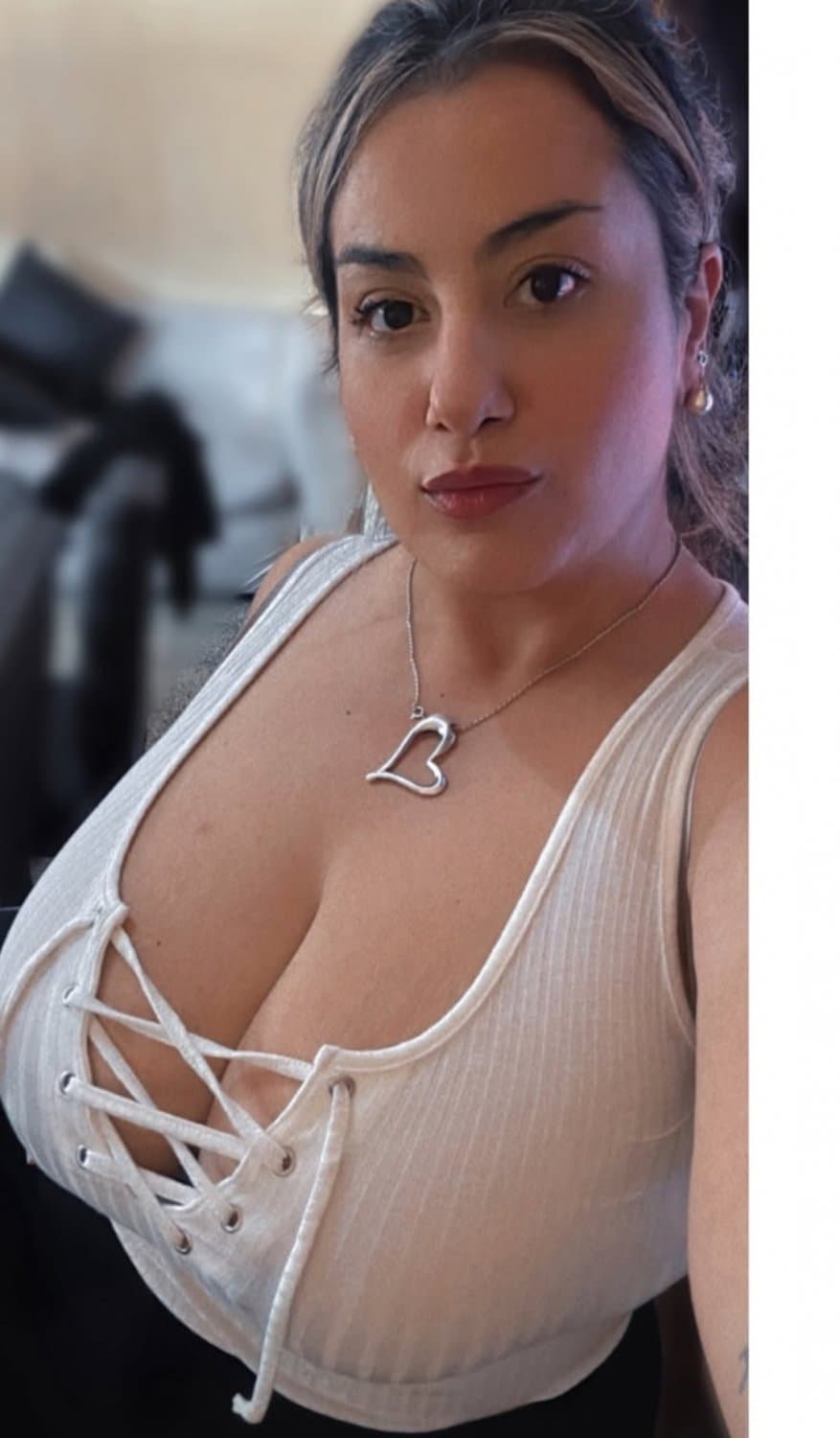 HERMOSA ARGENTINA TETONA QUE BUENAS GOMAS GIGANTES ????