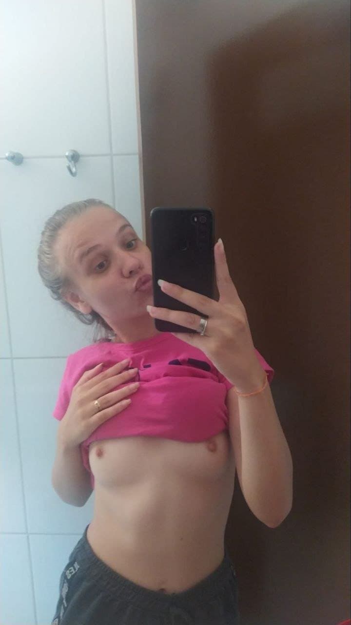 Corno quer saber oq acham da namoradinha cadela, xinguem bastante essa vadia