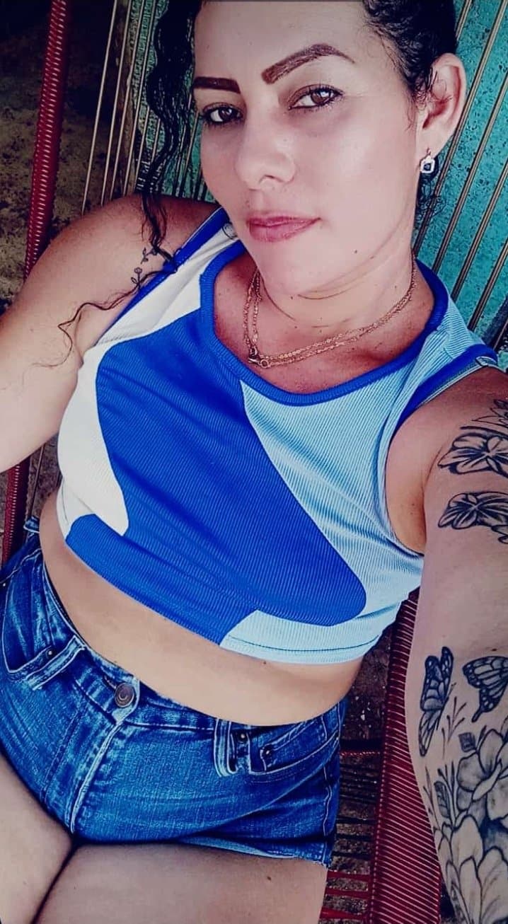 Click to view full size Esta puta me vende contenido exclusivo?maría