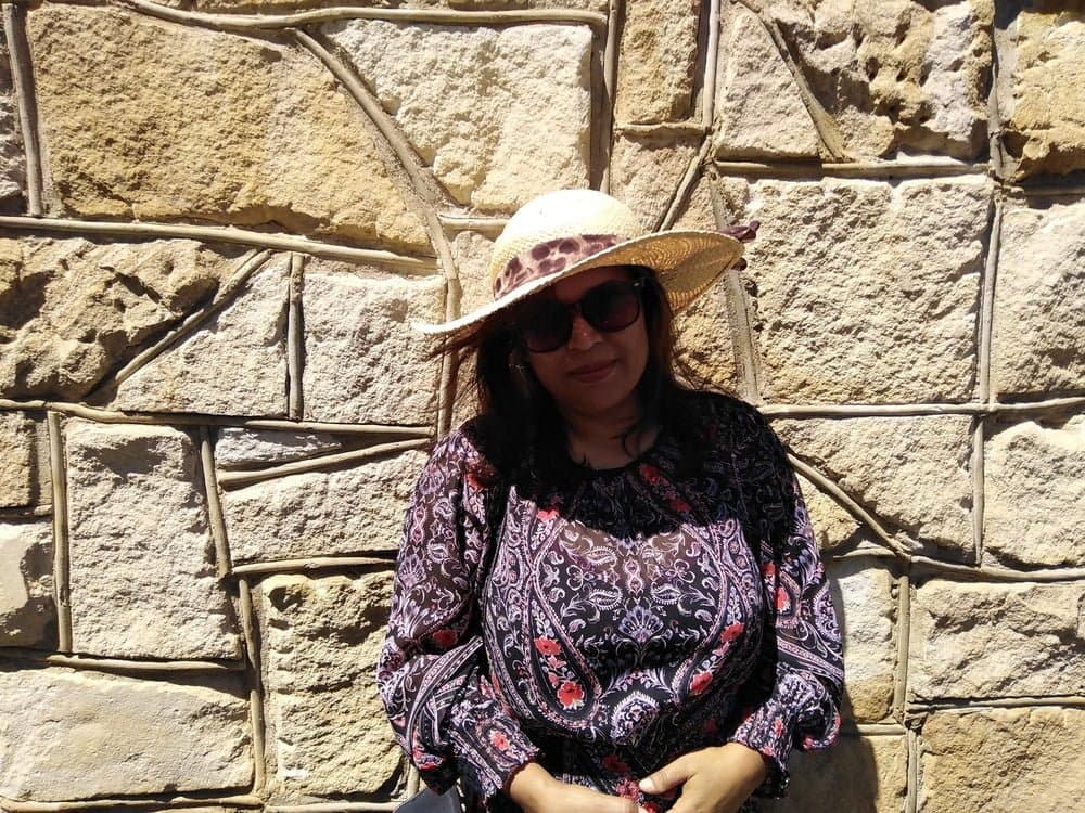 Voluptuous bhabhi from Dhaka, Bangladesh. No one could resist to pound this bhabhi????