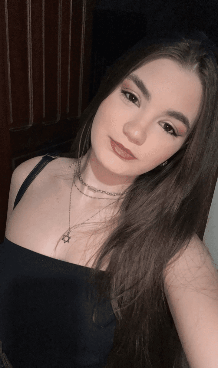 Gozem nela, essa puta é lindinha de mais, sempre quis comer ela, ela mora em Marabá, nome: Angelina