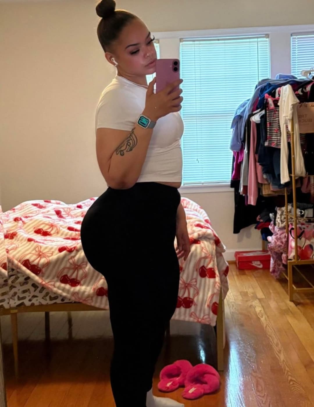 THICK CURVY EBONY BIG BOOTY