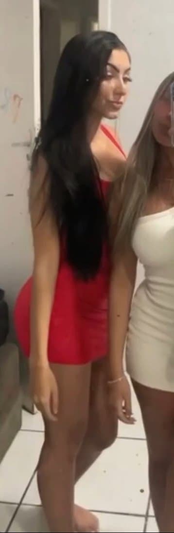 Isabely leal, putinha carioca. Pra você que trabalha o dia inteiro humilha essa piranha pra aliviar