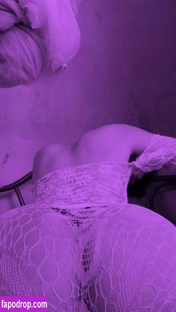 Lana Santhos / Lana Soares (repost)