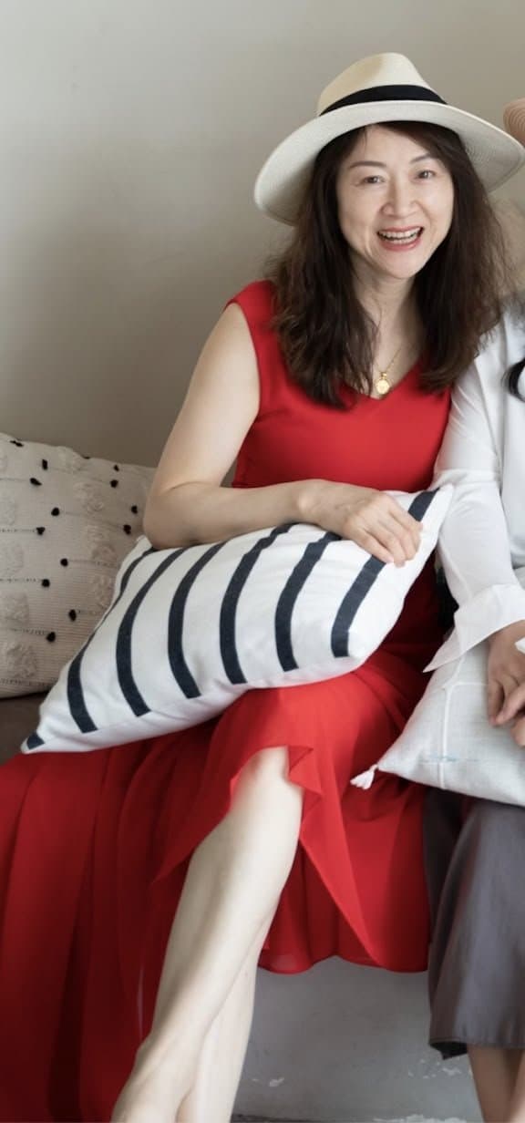 Asian businesswoman loves BBC