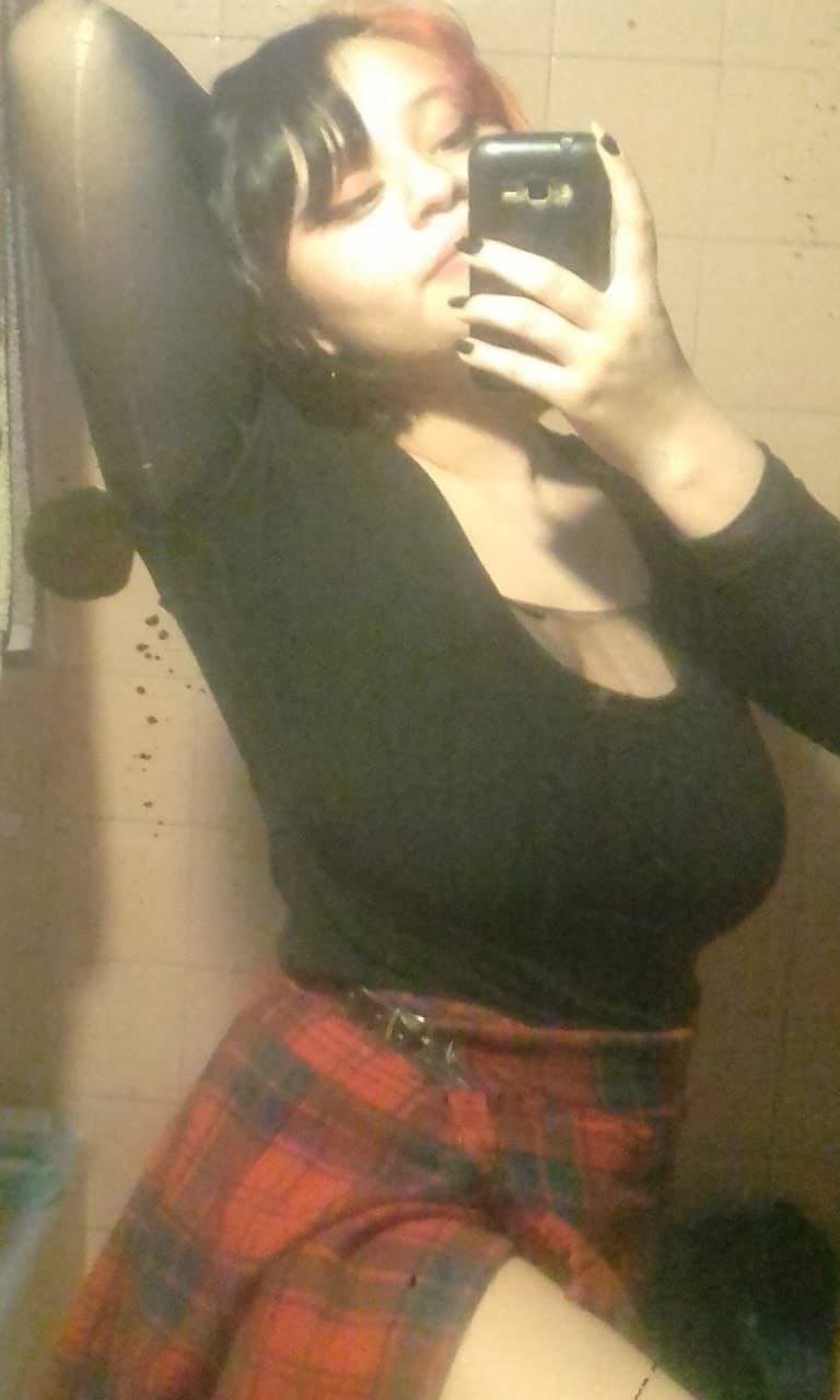 Cornudo arrepentido por compartir a su novia tetona