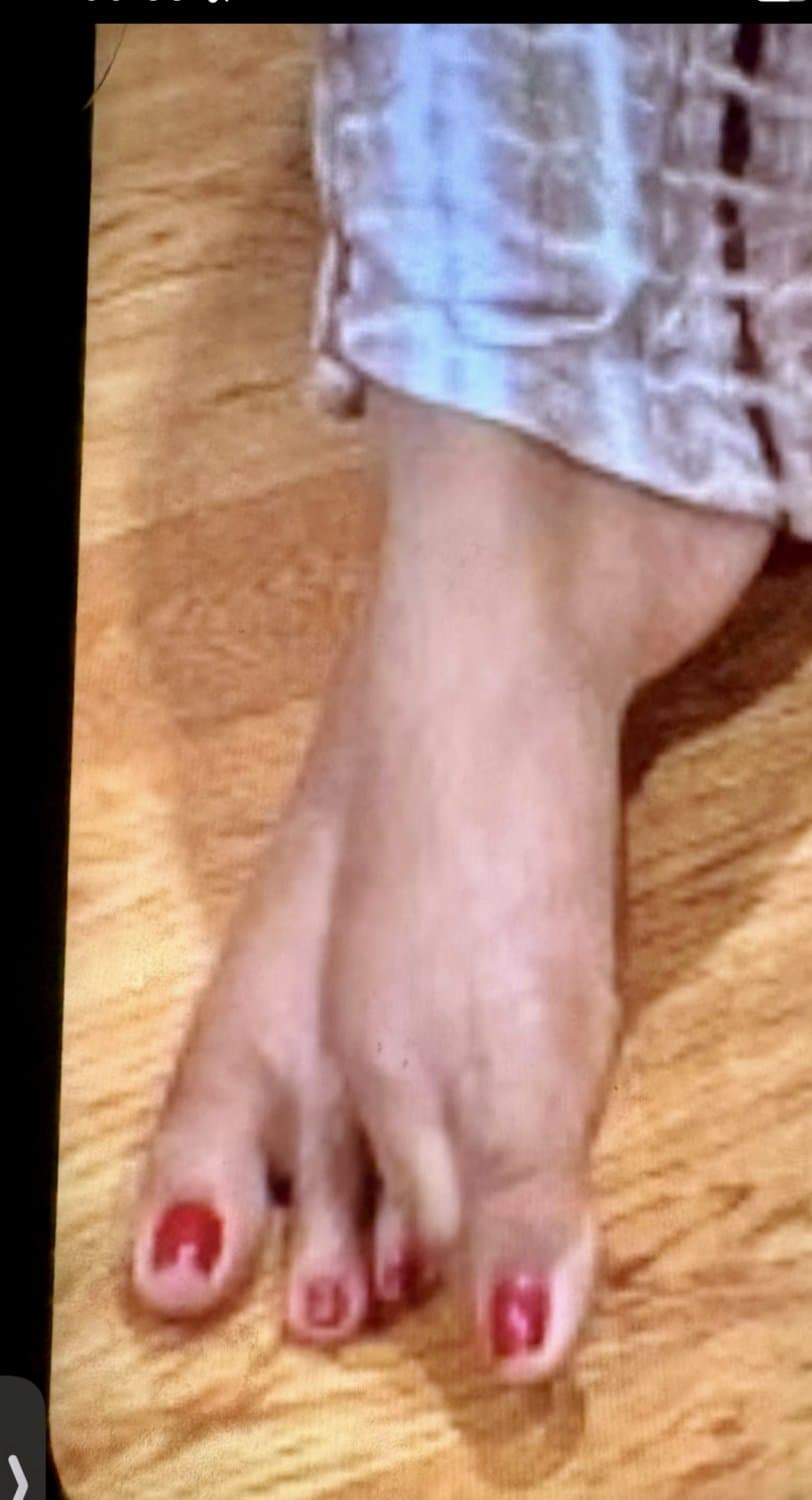 sexy indian feet and soles ..Indian friends sexy size 11 soles .. indian godess