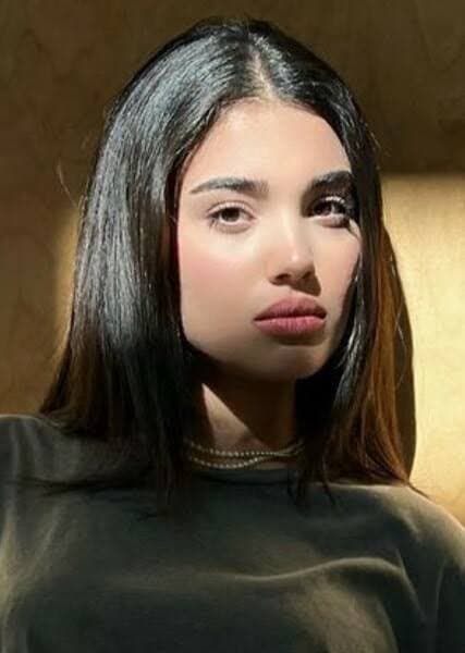 Lizge comet muito linda essa maravilha de mulher ??