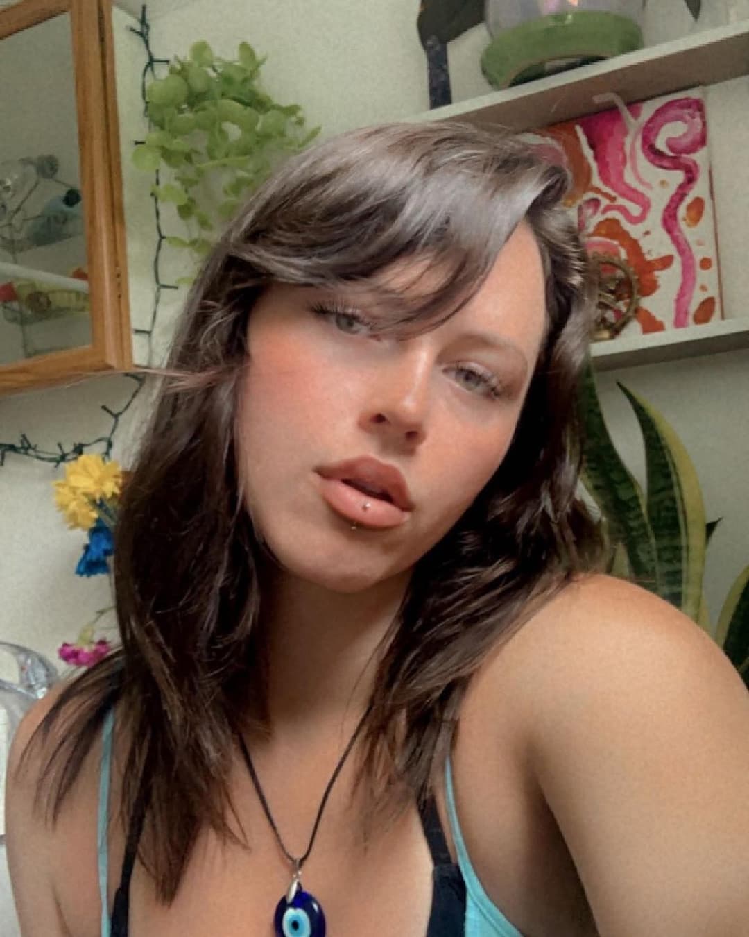 Little sis has a slutty older sis role model