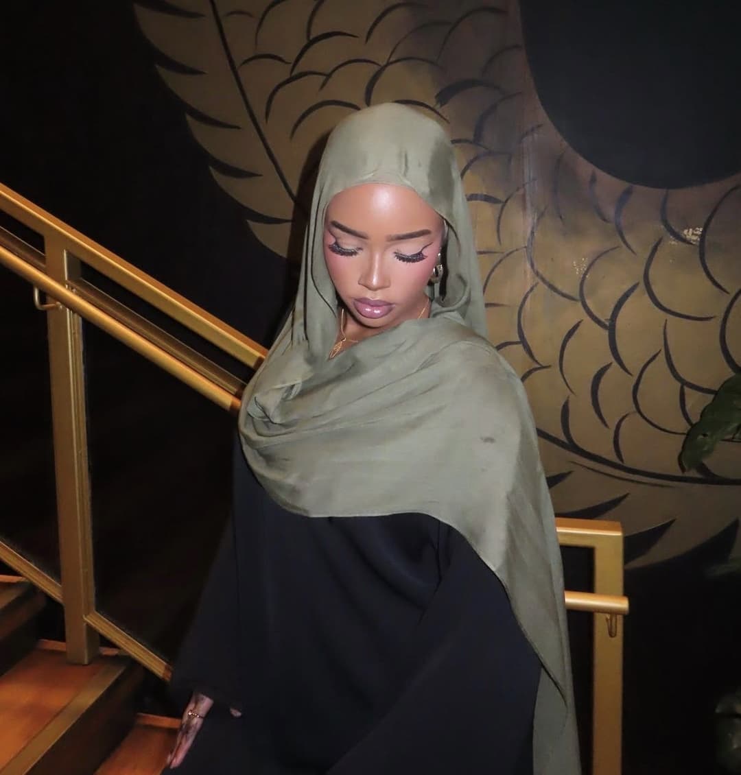 thick hoejabi somali bitch with thick body and cock sucking lips