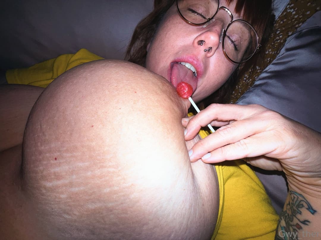 Click to view full size Gwy_Ther gigantic titty slut