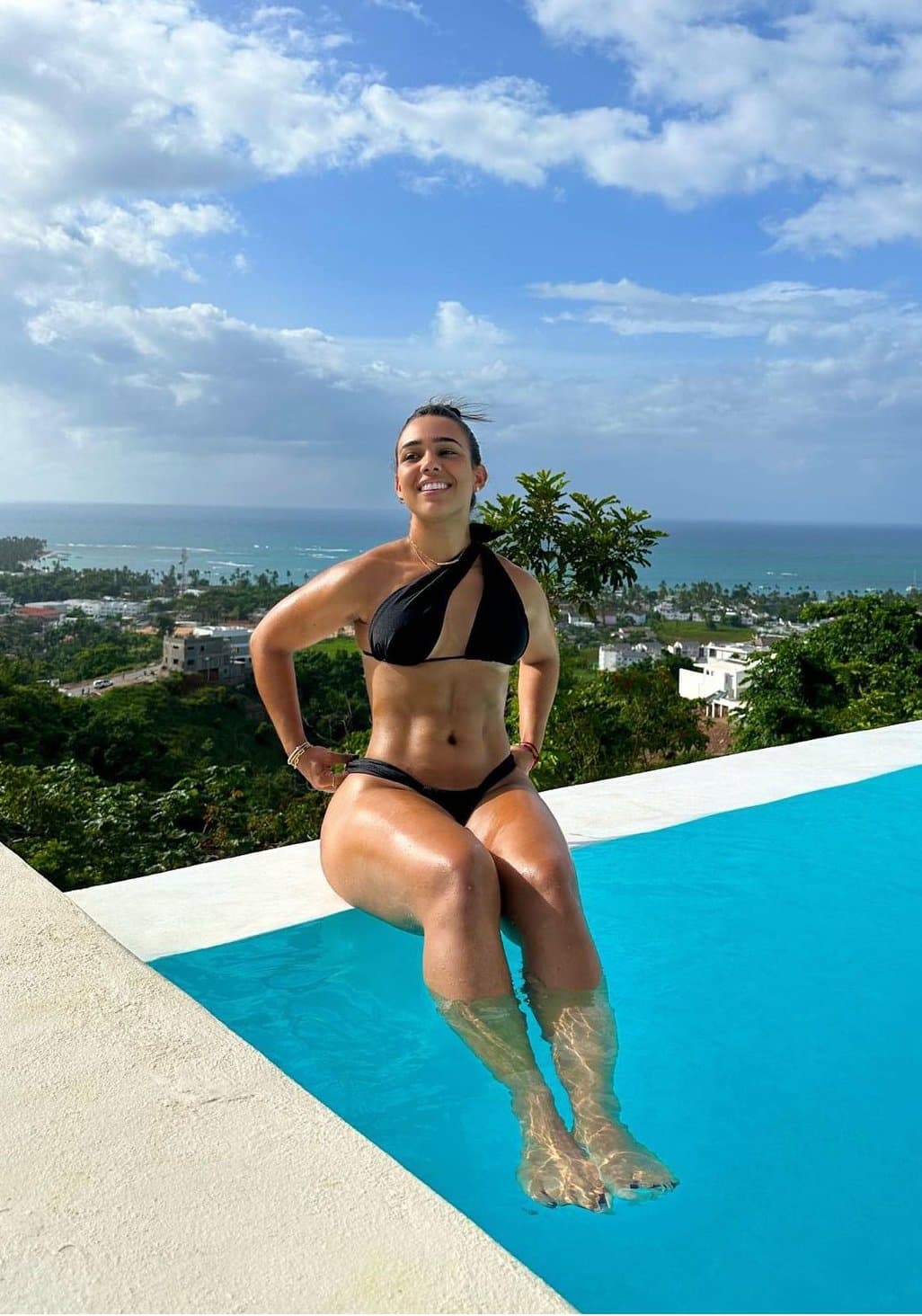 Sexy latina with fat ass and hot fit body