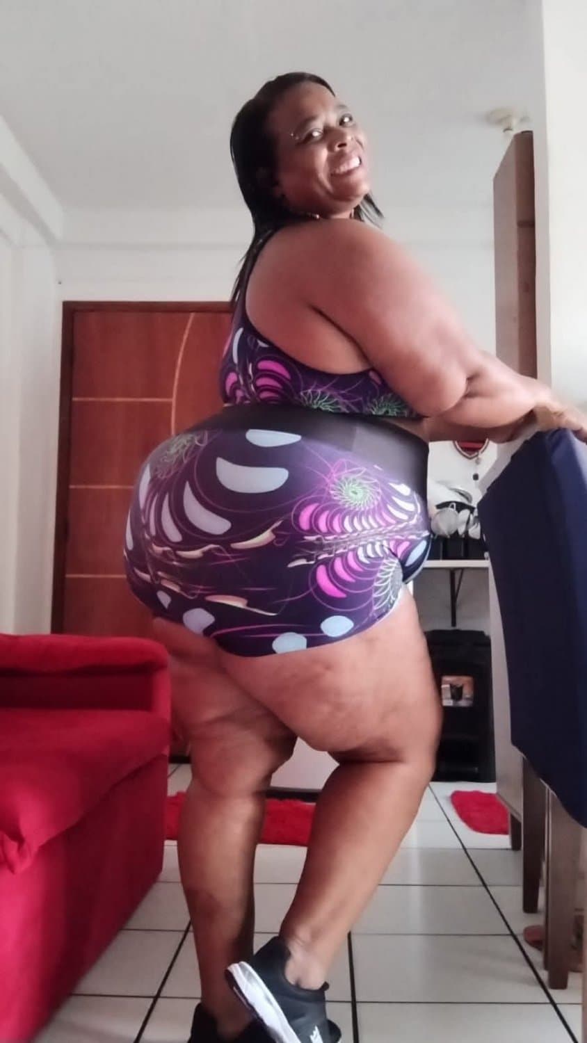 Click to view full size LATINA THICK JUICY CHUNKY SSBBW BIG ASS BOOTY