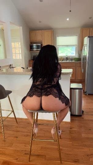 BEAUTIFUL Latina sister ass and pussy bent over