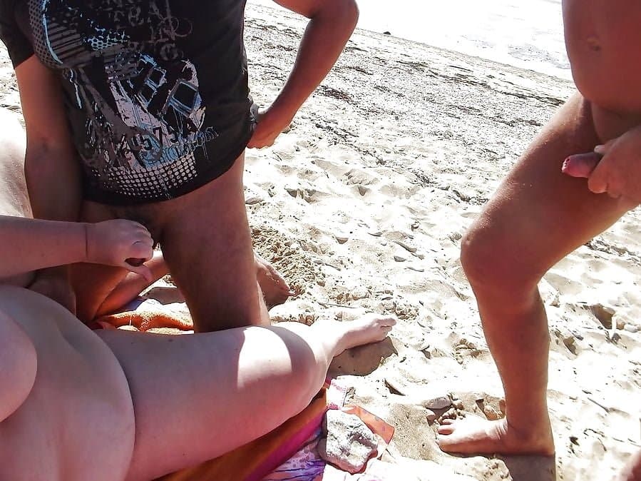 BBW- Grosse cochonne sur la plage