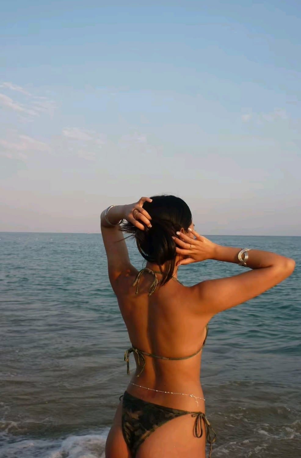 pelacur mungil asian yang akan kuhancurkan