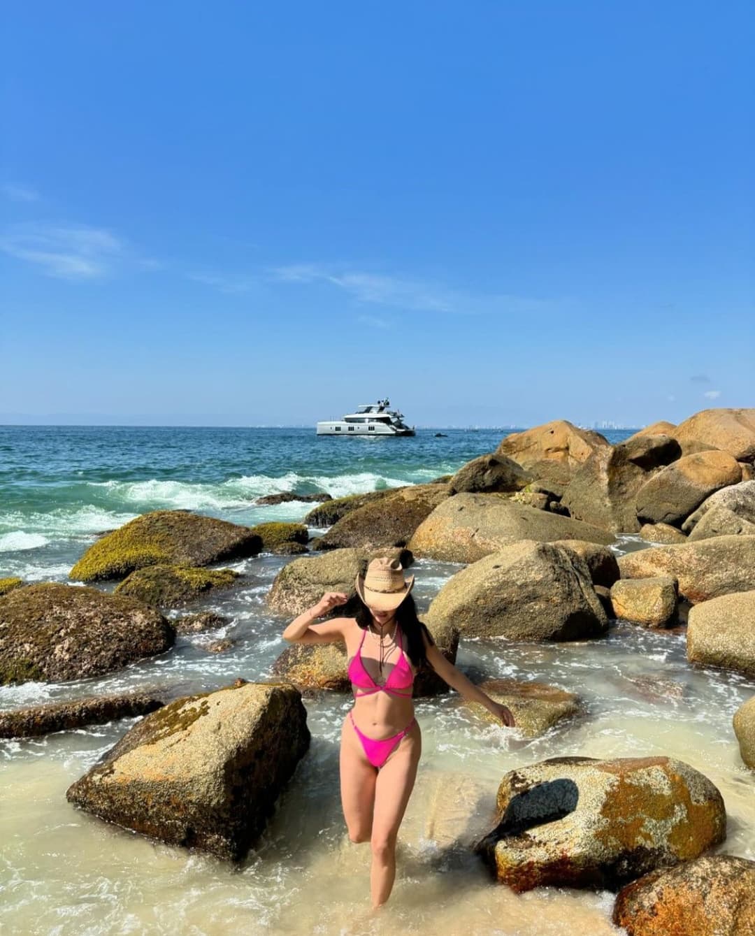 RANDOM SLUTS I KNOW AND I JERK TO