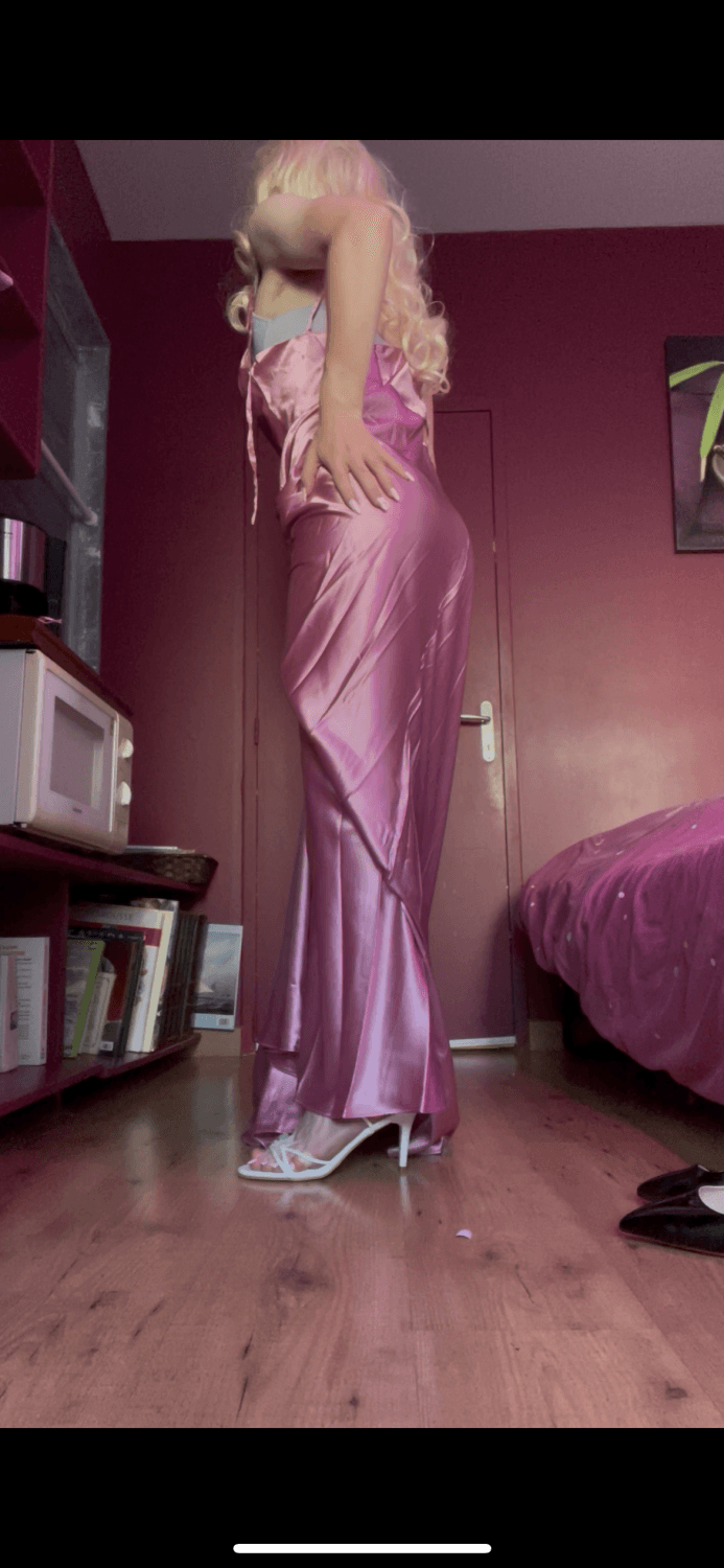 nails done ? and new sissy outfits