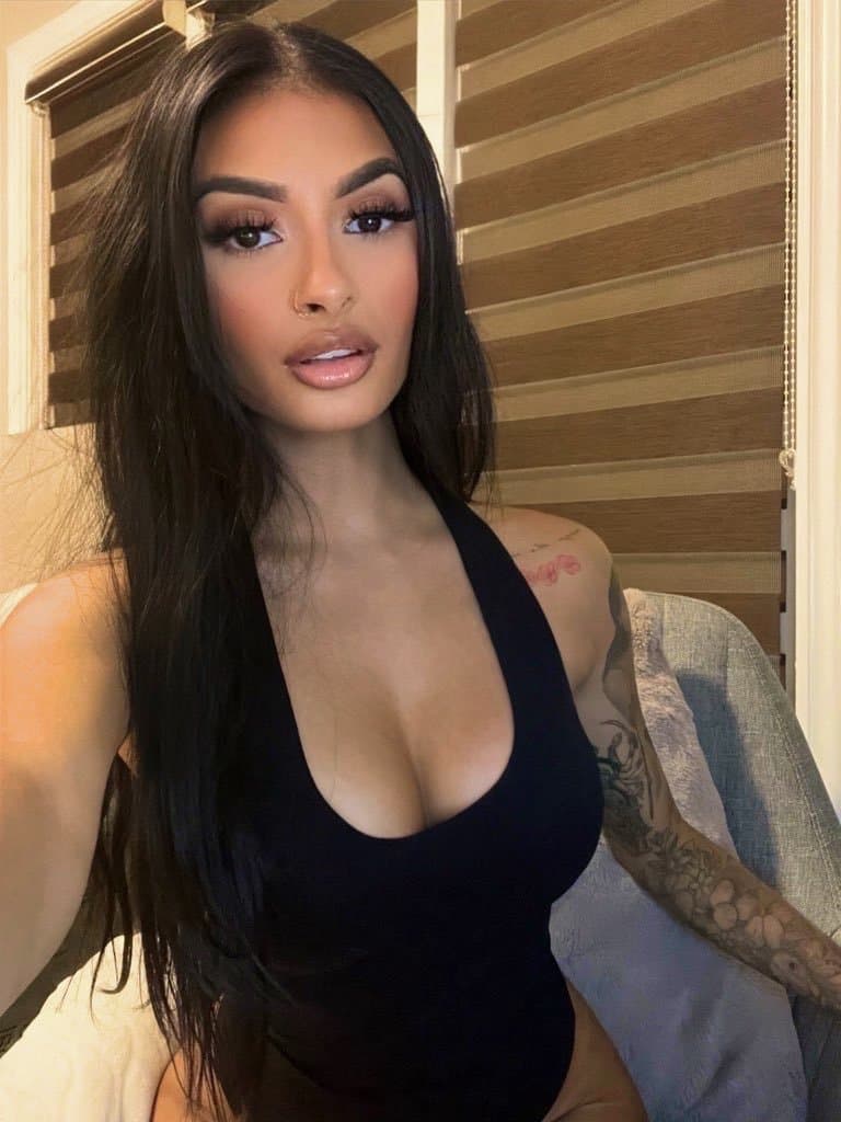 Toronto slut Jessica is here to milk your cock