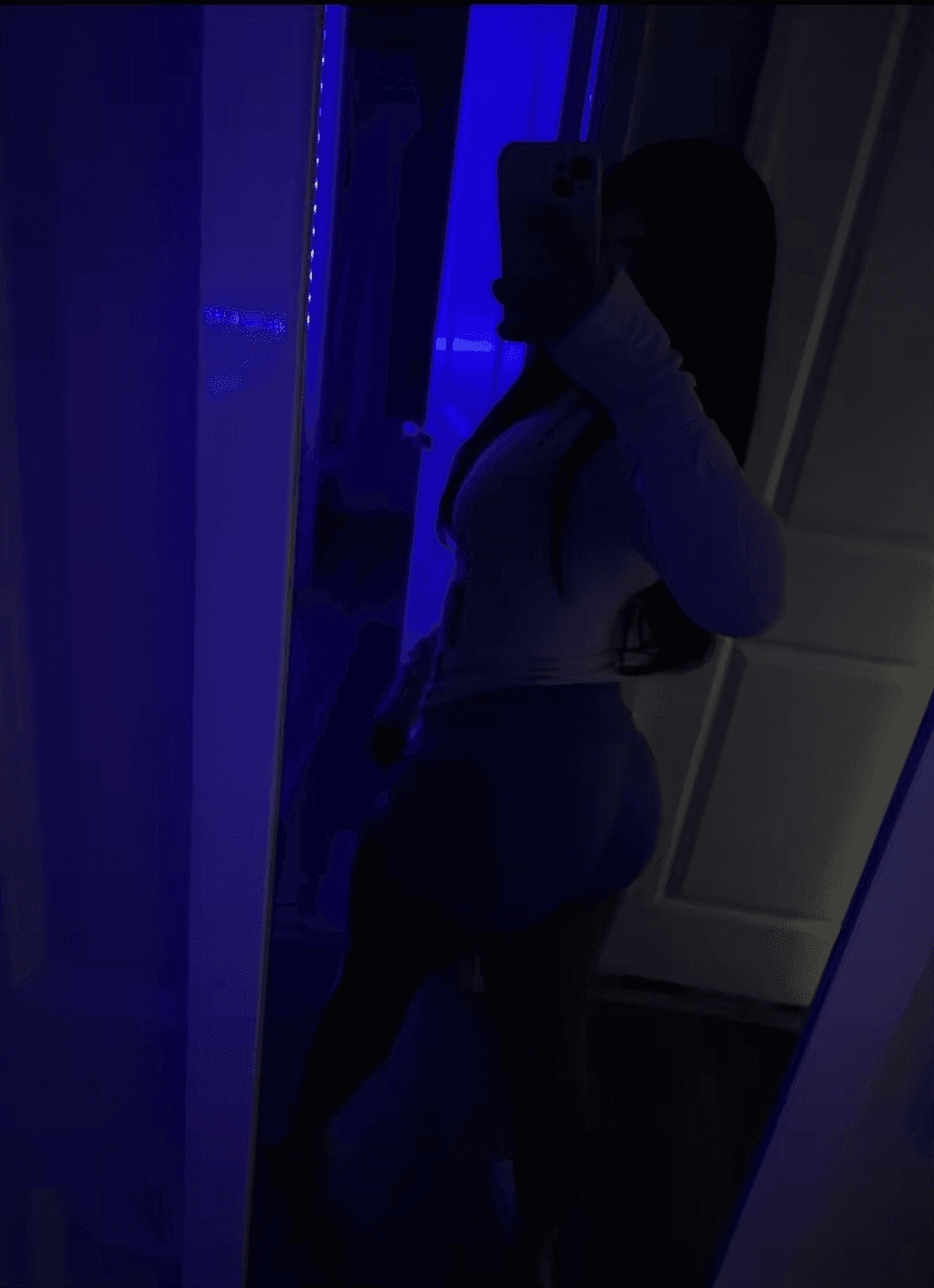 latina teen with a fat ass butt Dahlia