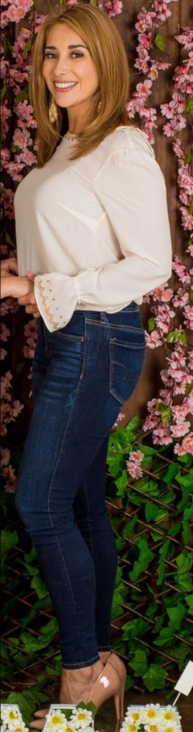 Hot Mexican news anchor. Sexy compilation.