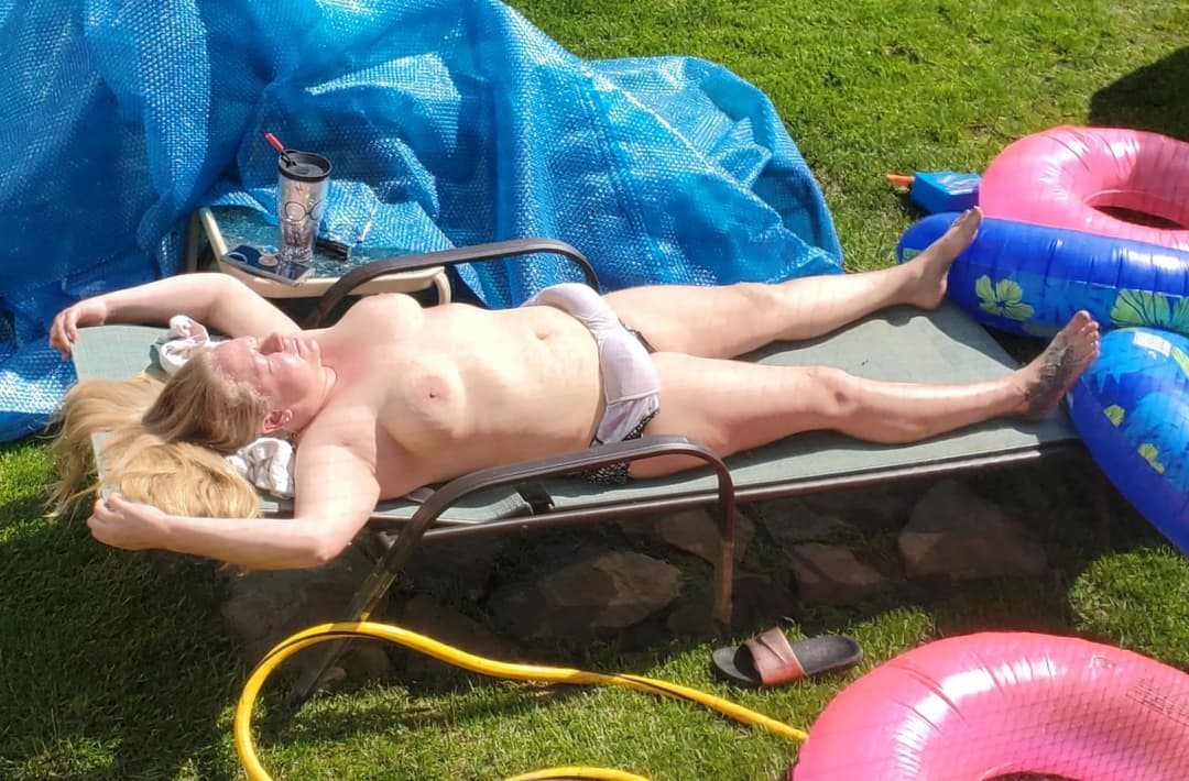 Chubby Exhibitionist Wife pt. 5