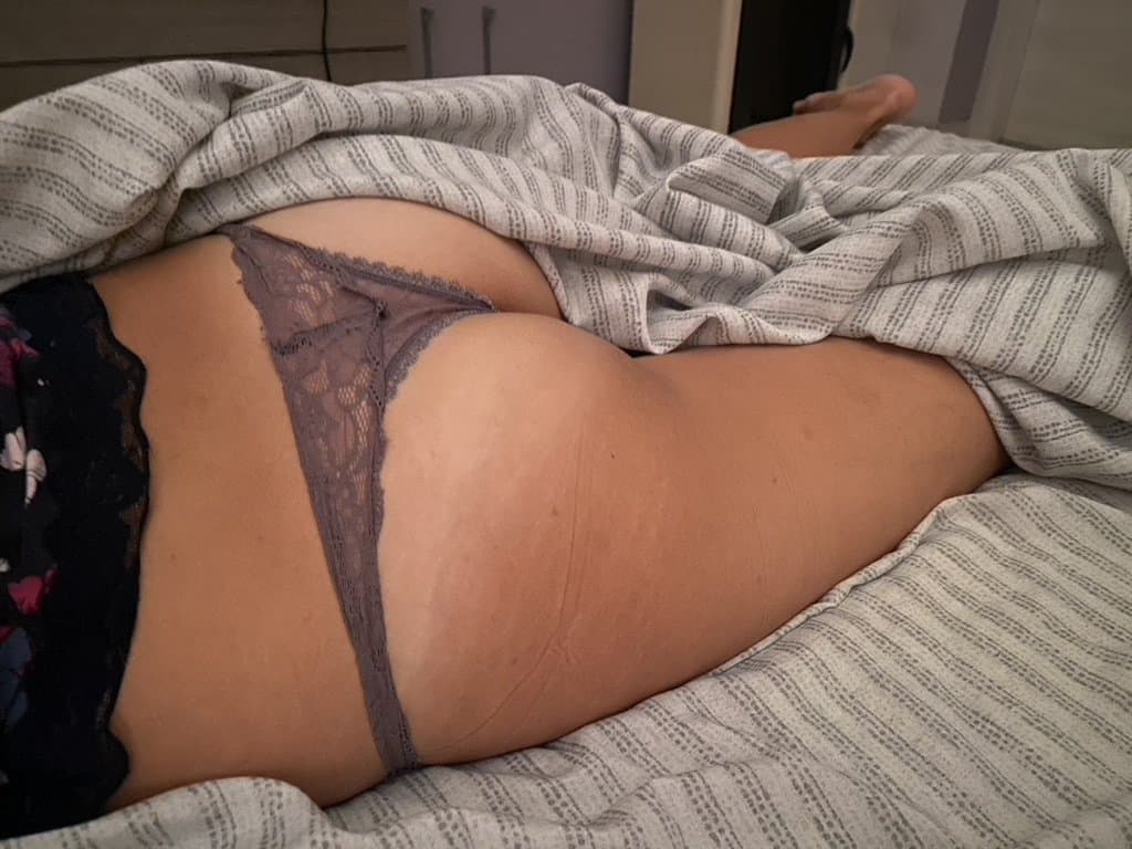 Sofia, 26, from France. Her hubby wan to be humilated