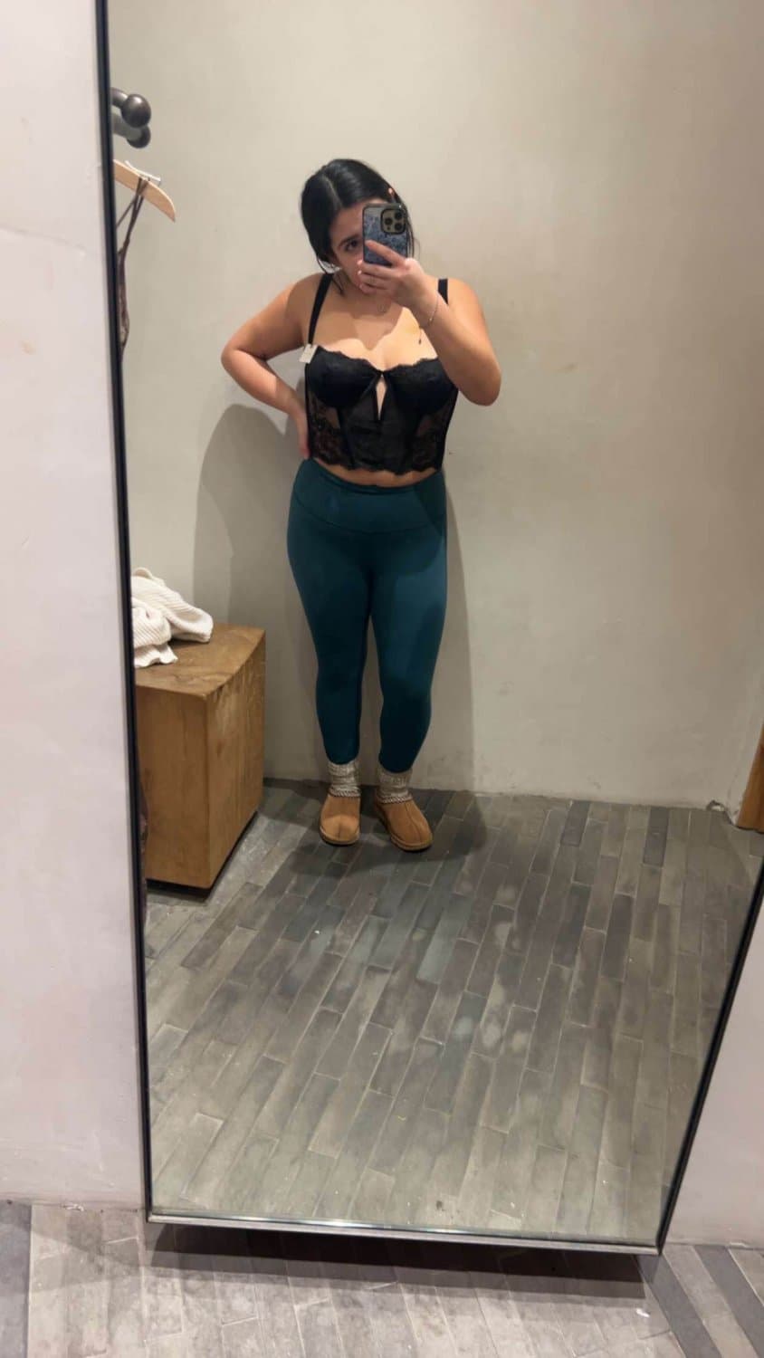 slut gf Kaitlyn submitted