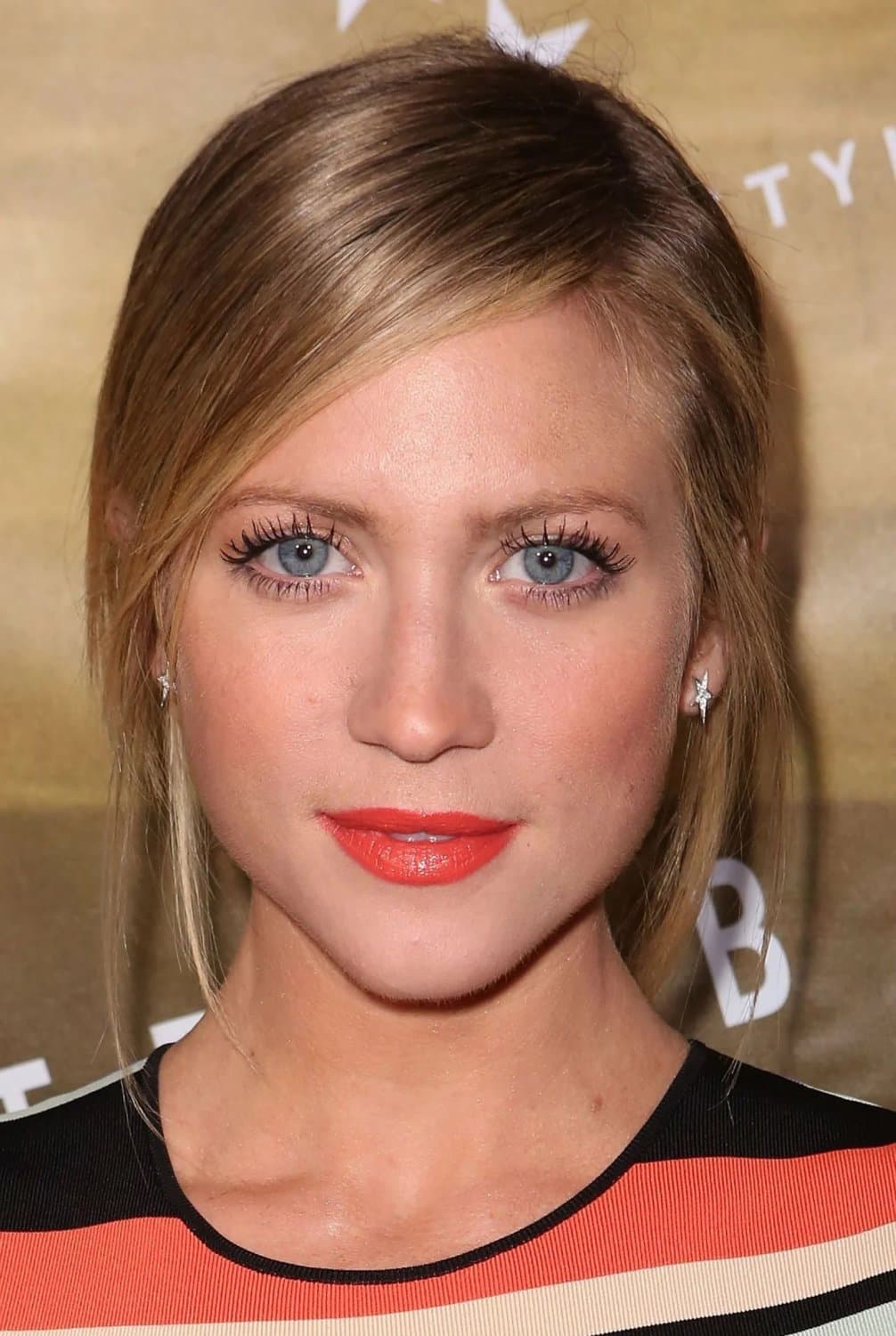 Blonde hair, blue eyes, sexy body. Brittany Snow that pretty face needs to be painted.