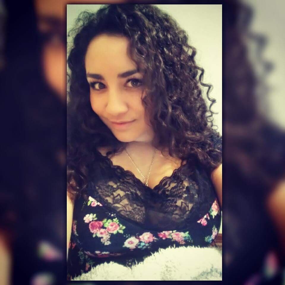 Exponiendo a la puta infiel de Alondra