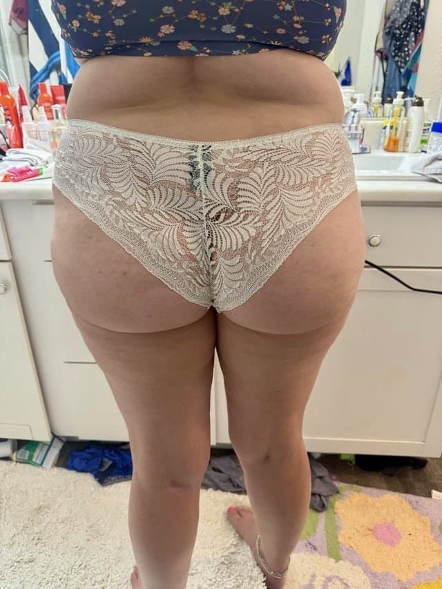 Fat Tits & Giant Ass On Curvy Slut Wife